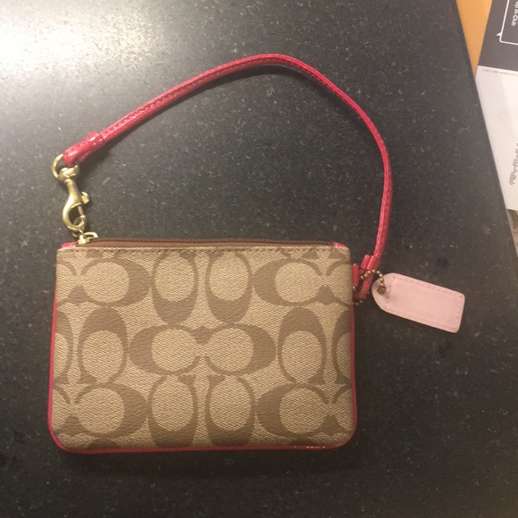 Coach wristlet with box - Picture 3 of 4